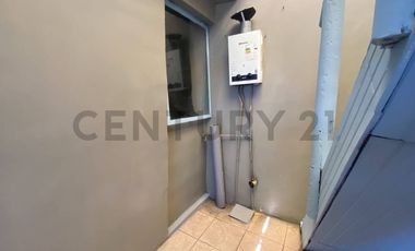 Se vende casa de tres pisos con vista al mar en Antofagasta