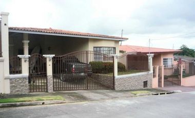 CASA EN ALTOS DE LAS PRADERAS EN SAN ANTONIO