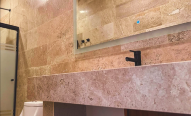 Casa de 4 recamaras con una habitacion en planta baja en San Angel V