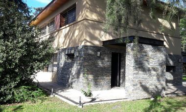 CASA QUINTA moderna pract. a estrenar 4780 m2 arbol. añosa 8 amb. novoa propiedades