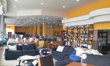 Renta o Venta de Local Comercial en Granjas Esmeralda
