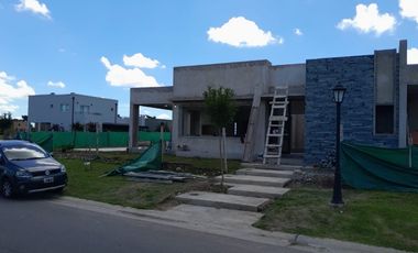 Casa en venta en Santa Lucia Pilar del Este | VCO Propiedades
