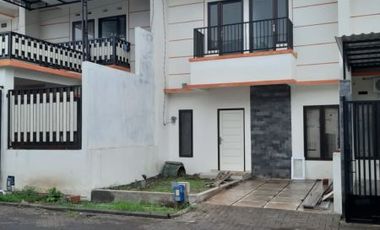 Promo Townhouse Murah Daerah UB Soekarno Hatta De Saxofone