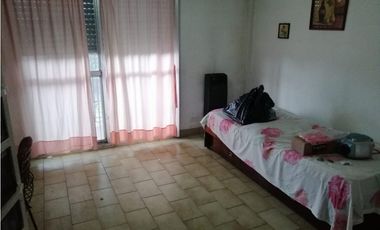 VENTA EN BLOCK  DOS DEPARTAMENTOS CON BALCÓN A LA CALLE