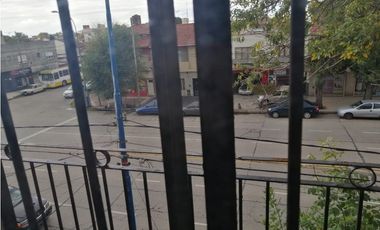 VENTA EN BLOCK  DOS DEPARTAMENTOS CON BALCÓN A LA CALLE