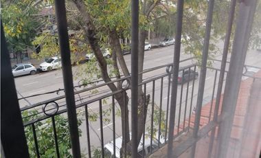 VENTA EN BLOCK  DOS DEPARTAMENTOS CON BALCÓN A LA CALLE