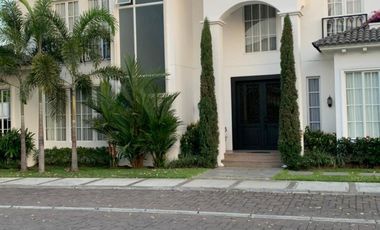 VENTA DE CASA EN PUERTO MOCOLI