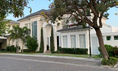 VENTA DE CASA EN PUERTO MOCOLI