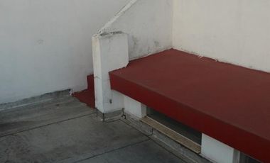 Se Vende PH de 3 Ambientes al Fondo en Jose L. Suarez con Terraza y SIN EXPENSAS