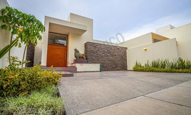 CASA EN VENTA EN FRECCIONAMIENTO MONTERRA, PEDREGAL - SAN LUIS POTOSI