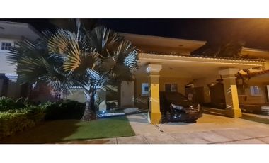 Venta de casa en Brisas del Golf, Ph Villa Alta