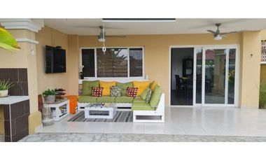 Venta de casa en Brisas del Golf, Ph Villa Alta