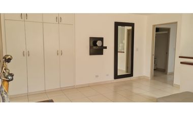 Venta de casa en Brisas del Golf, Ph Villa Alta