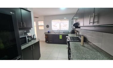 Venta de casa en Brisas del Golf, Ph Villa Alta