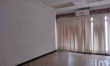 RENTA LOCAL COMERCIAL PLAZA  TEOPANZOLCO EN CUERNAVACA MORELOS