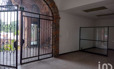 RENTA LOCAL COMERCIAL PLAZA  TEOPANZOLCO EN CUERNAVACA MORELOS