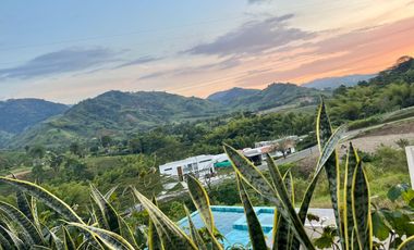 CASA CAMPESTRE EN LA VEREDA EL ROSARIO