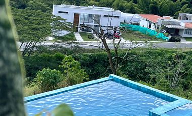 CASA CAMPESTRE EN LA VEREDA EL ROSARIO