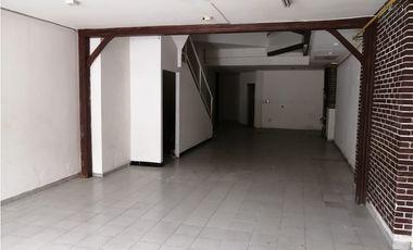 Se Alquila Local Comercial Planta Baja, Mezanine,12 de Octubre