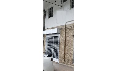 Se Alquila Local Comercial Planta Baja, Mezanine,12 de Octubre