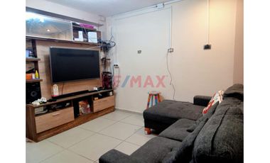 Se Vende Casa De 3 Pisos + Azotea En Cercado De Lima