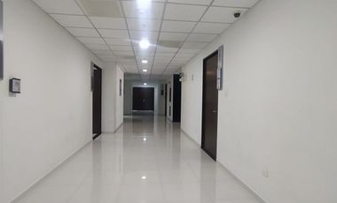 ARRENDAMOS OFICINA SOTOMAYOR BUCARAMANGA METROPOLITAN BUSINESS CON PARQUEADERO