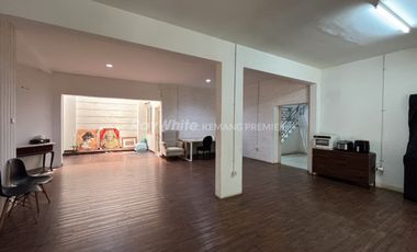 Rumah Strategis Poisisi Hook Jl.Kerinci Raya Kebayoran Baru, Jakarta Selatan