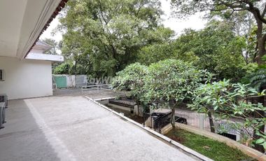 Rumah Strategis Poisisi Hook Jl.Kerinci Raya Kebayoran Baru, Jakarta Selatan