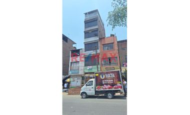 🌆 EN VENTA ACOGEDORA CASA IDEAL PARA FORMAR TU NEGOCIO!! JOSE CARLOS MARIATEGUI - SJL 🏙️
 
Esta acogedora casa de 140m2  en Av. comercial ideal para