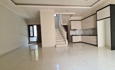 DISEWAKAN RUMAH BARU VICTORIA ALAM SUTERA DEKAT BINUS