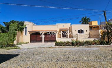 Casa en Venta en Jardines Vista Hermosa en Colima