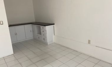 EN RENTA CONSULTORIOS A 2 CUADRAS DE CONSTITUYENTES