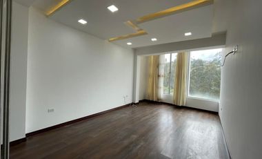 Vendo casa en la Urb. Colegio de Arquitectos