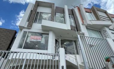 Vendo casa en la Urb. Colegio de Arquitectos