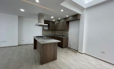 Vendo casa en la Urb. Colegio de Arquitectos