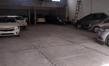 AMPLIO GALPÓN CON TECHO TINGLADO PARABOLICO