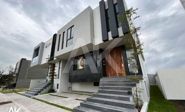 CASA DE LUJO EN VENTA EN PUNTO SUR ELITE