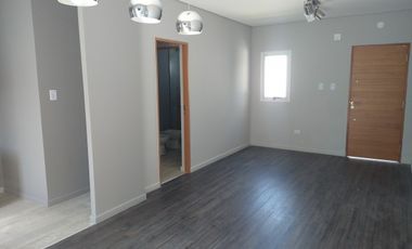 Casa 2 dormitorios en complejo privado City Garden