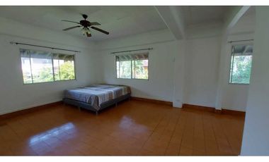 CASA EN CLAYTON 4 RECAMARAS + CBS
