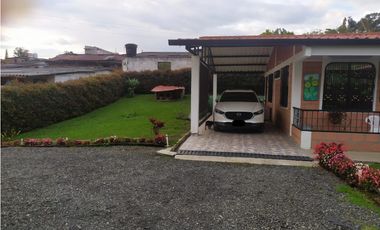 Se vende Finca en la via Armenia