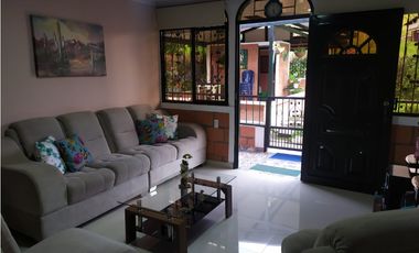 Se vende Finca en la via Armenia
