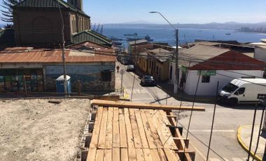 Se Vende Local Comercial y Vivienda en Valparaíso