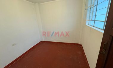 Venta De Casa 2 Pisos Urb Primavera