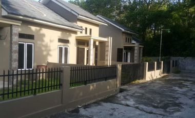 RUMAH SIAP HUNI DI JUAL CEPAT DI JL BUKIT BARISAN HARAPAN RAYA BONUS AC