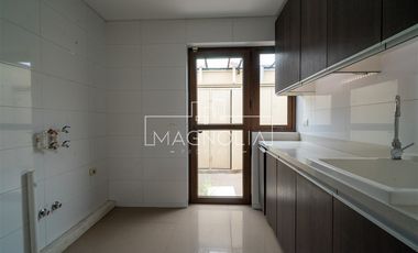 Casa en venta de 4 dorm. en Colina