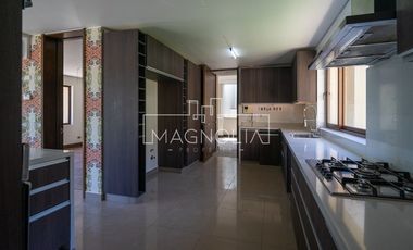 Casa en venta de 4 dorm. en Colina