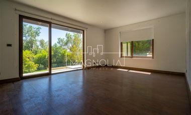 Casa en venta de 4 dorm. en Colina