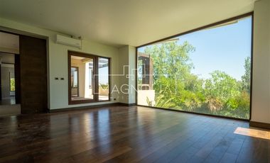 Casa en venta de 4 dorm. en Colina