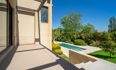 Casa en venta de 4 dorm. en Colina