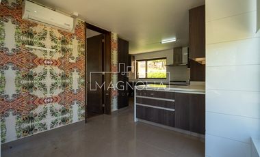 Casa en venta de 4 dorm. en Colina